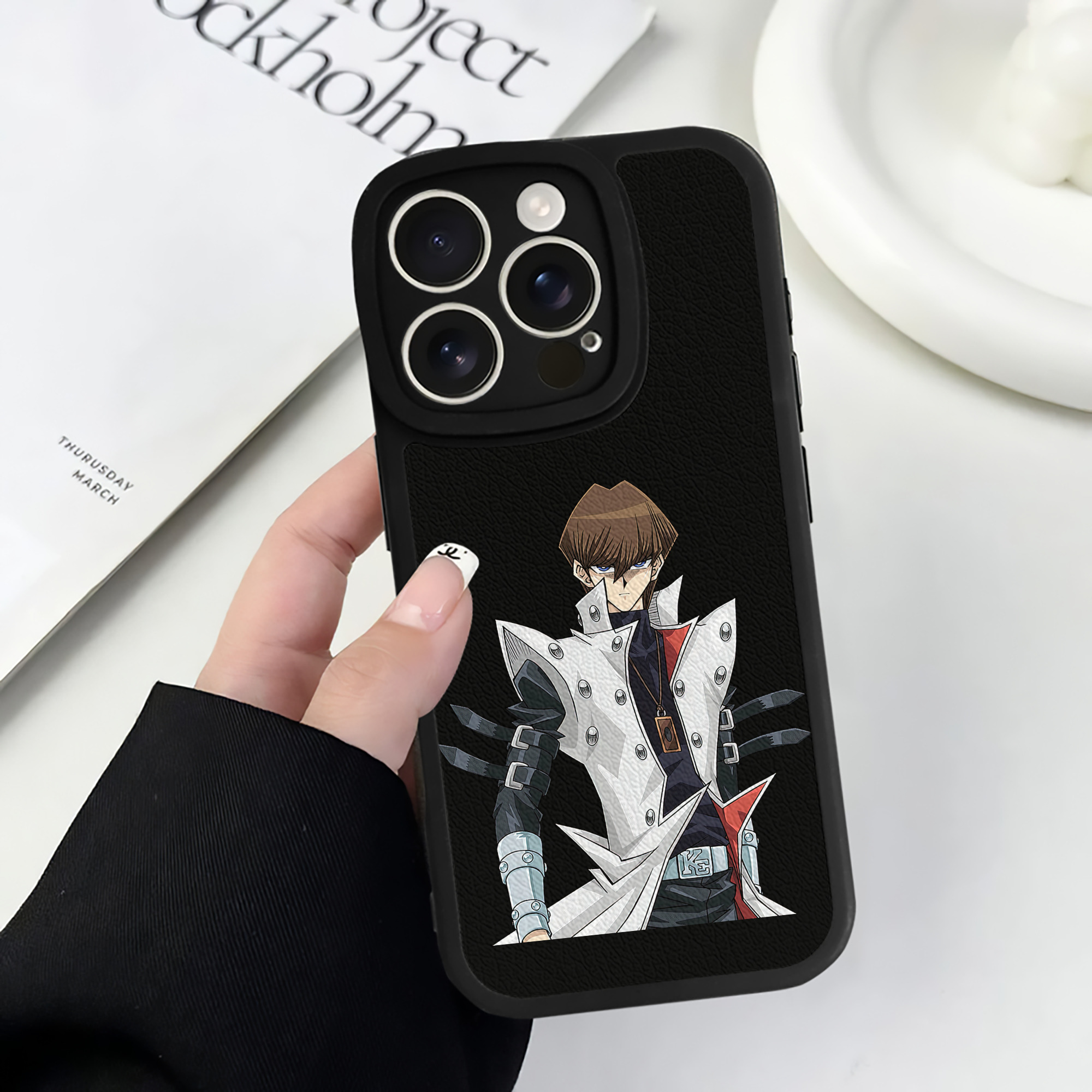 遊☆戯☆王 Yu-Gi-Oh! 【iPhone 16シリーズ対応】シリコンスマホケース（レザー調） 材質：シリコン